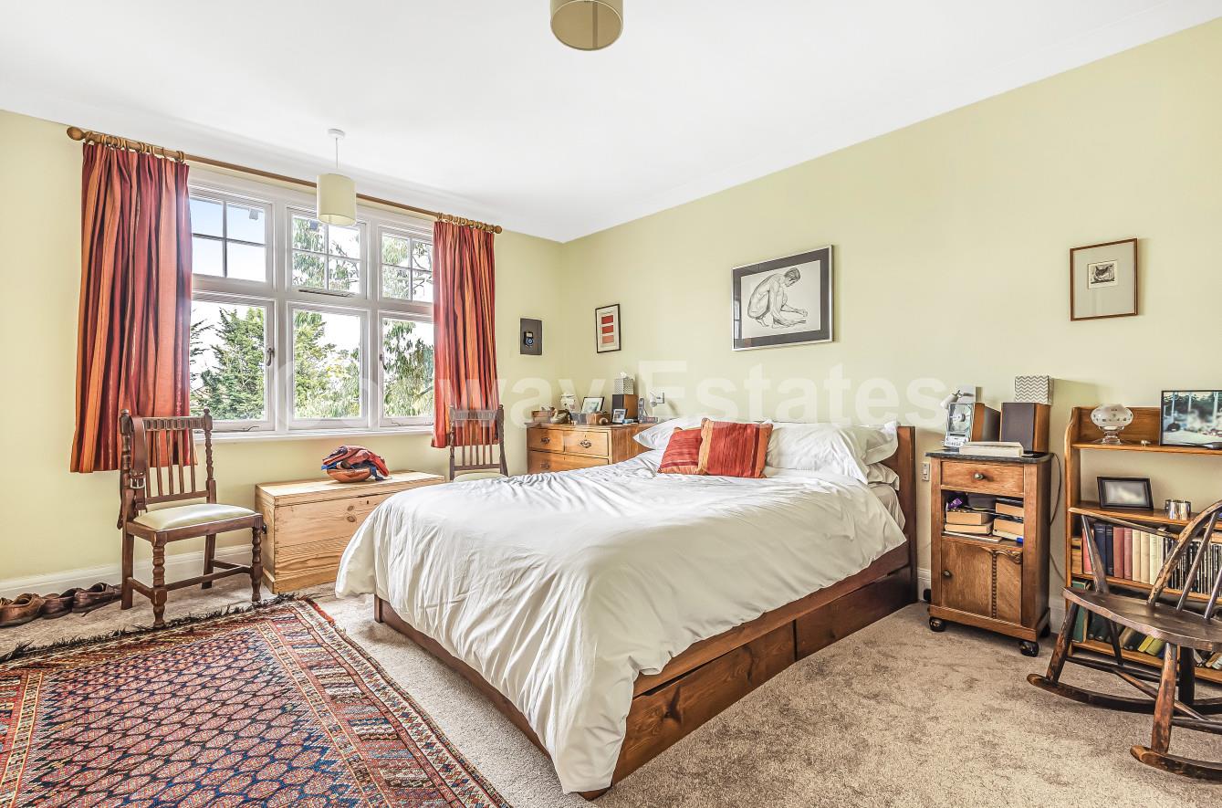 Newcombe Park, Mill Hill